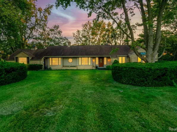 1013 Red Mill Dr, Tecumseh, MI 49286