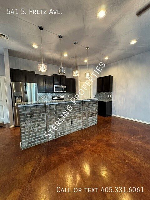 1st image of 541 S Fretz Ave