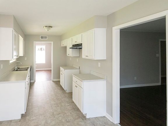 2nd image of 4399 Pepper Tree Rd