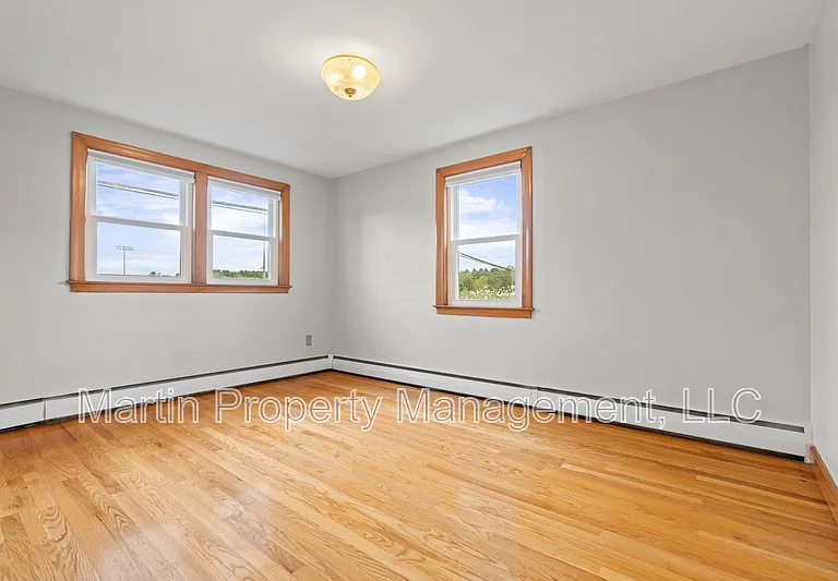 124 Cambridge St — Photo 5
