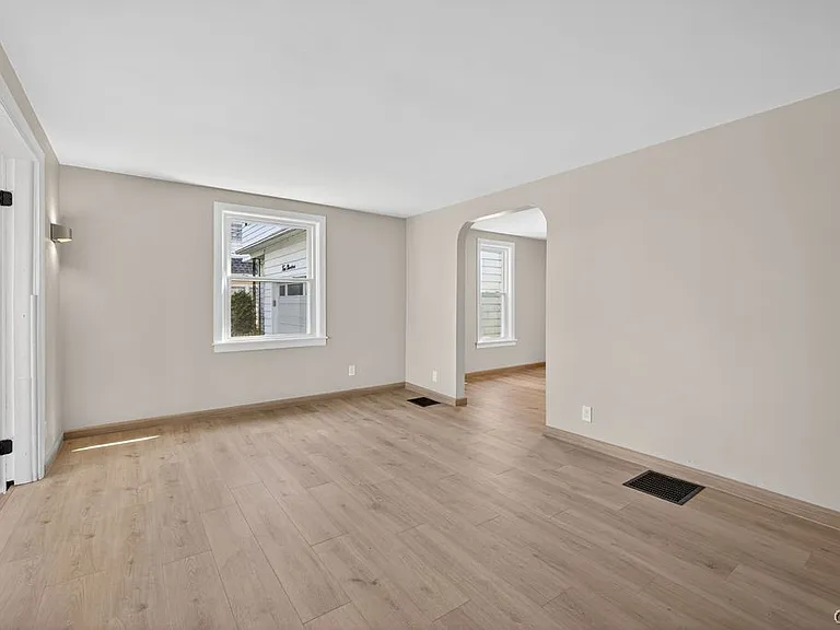 423 Wendell Ter — Photo 4