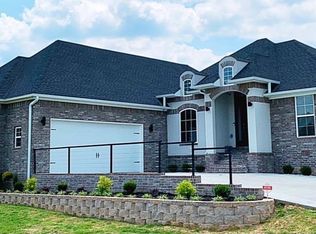 110 Mountain Crest Dr, Russellville, AR 72802