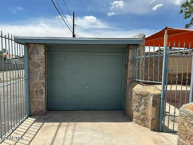 4222 Pershing Dr — Photo 27