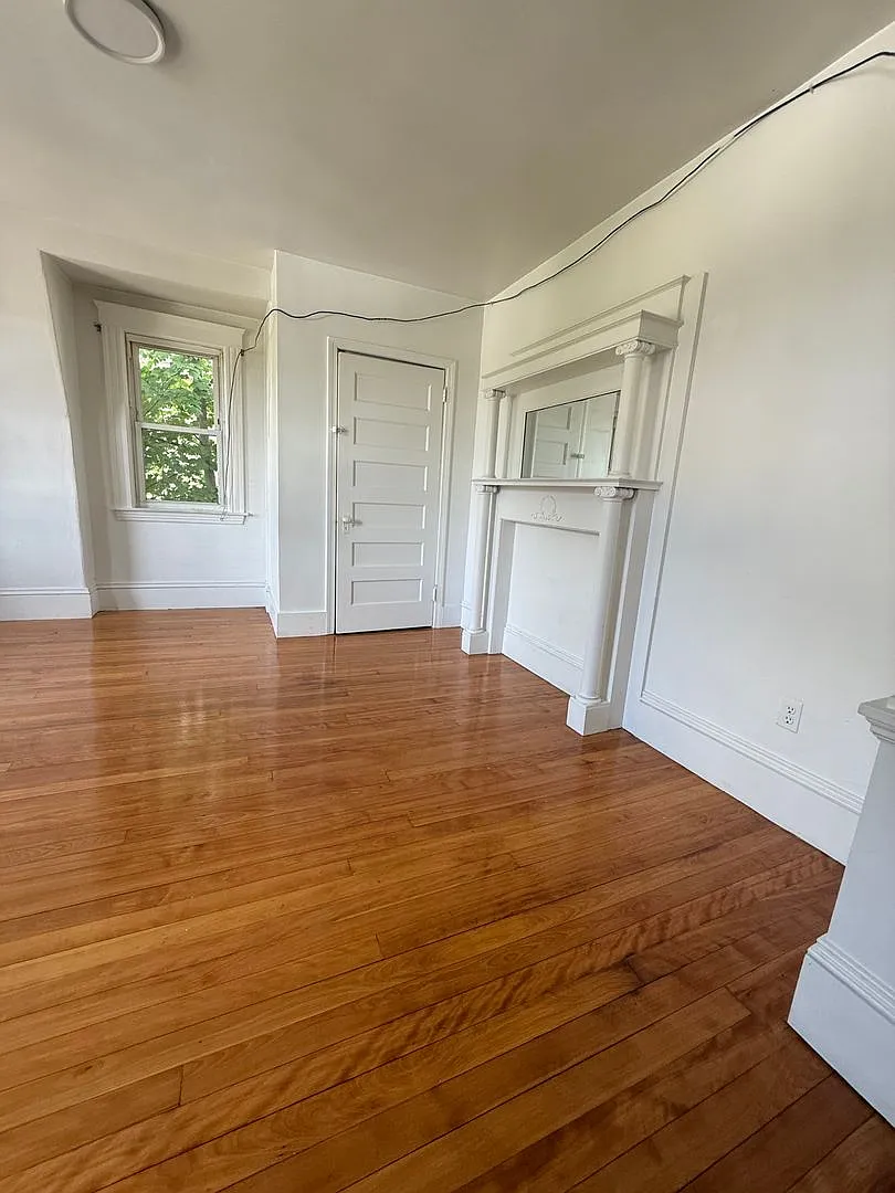 14 Perkins — Photo 4
