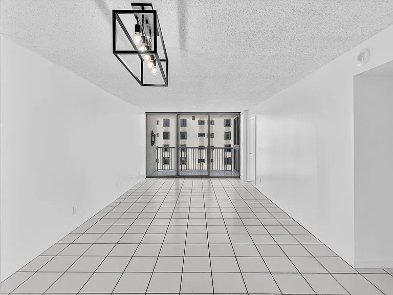 2655 Collins Ave #1710 — Photo 5