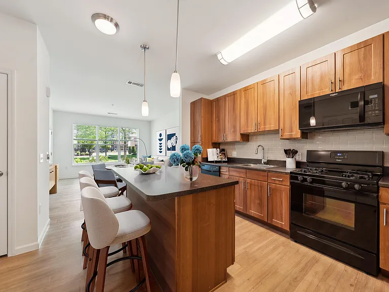 Halstead Norwalk — Photo 32