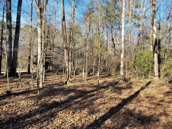 32 Greenview Ln, Dadeville, AL 36853