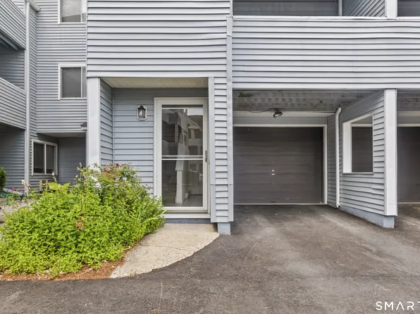 1 Beaver Brook Road #8, Danbury, CT 06810