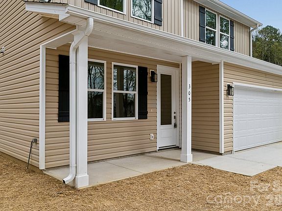 4th image of 305 Mainsail Rd
