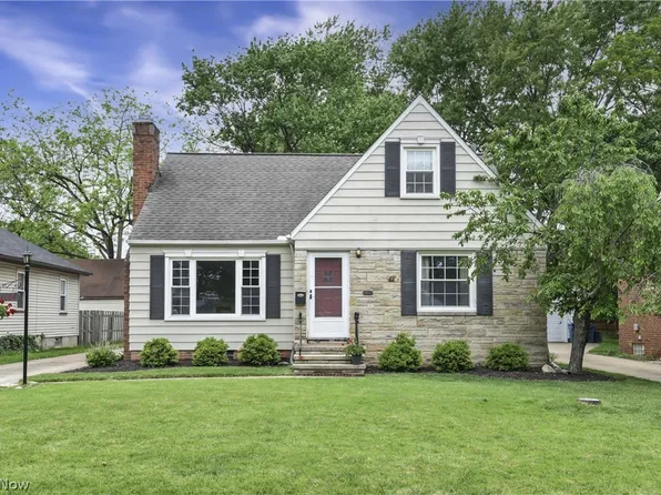 4168 W 224th St, Fairview Park, OH 44126