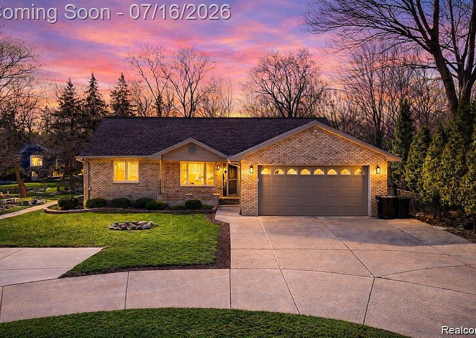 1st image of 37209 Curwood Dr