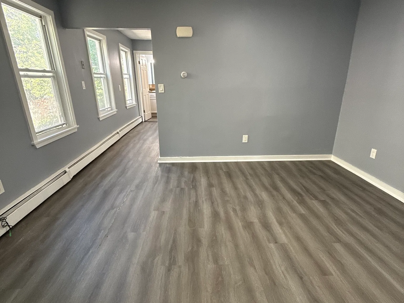 9 bed, 3.0 bath, 3222 sqft, $1,600 — Photo 1