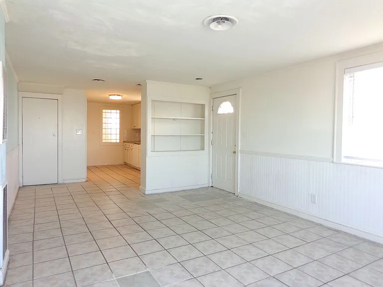 2020 E Ocean View Ave — Photo 10