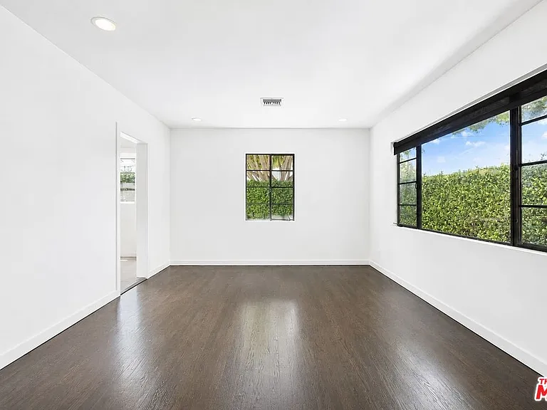 502 Strand St — Photo 8