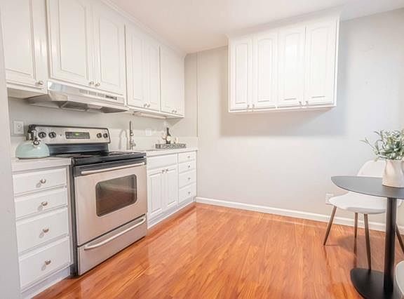 4th image of 932 Kiely Blvd Unit F