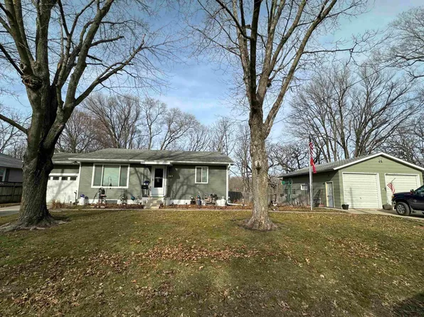 203 Baldwin St, Charles City, IA 50616