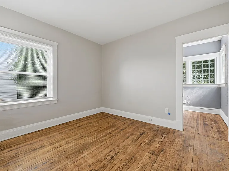 11611 Fairport Avenue — Photo 68