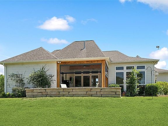 3rd image of 220 Bald Eagle Dr