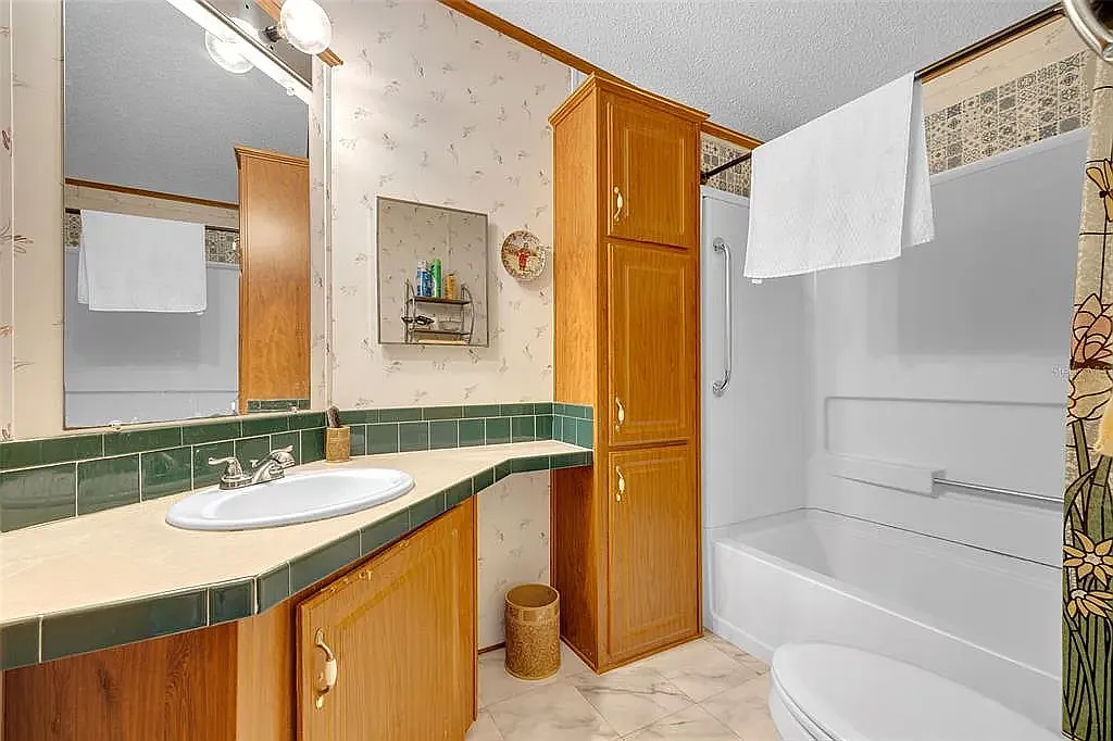3 bed, 1809 sqft, $2,000 — Photo 1