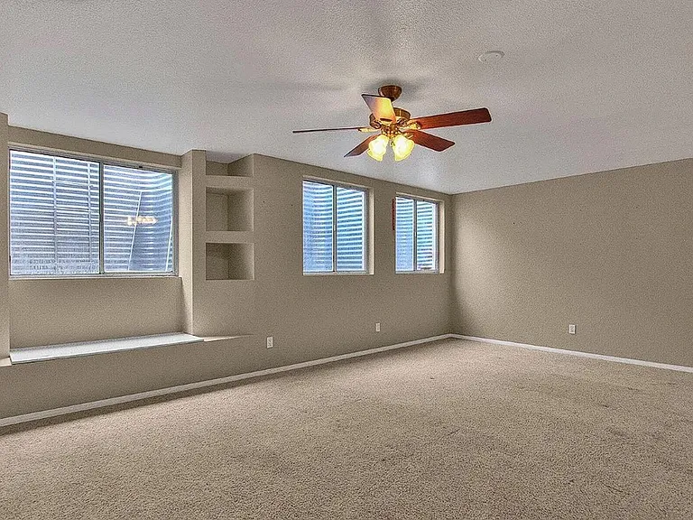 3110 W Baylor Ln — Photo 35