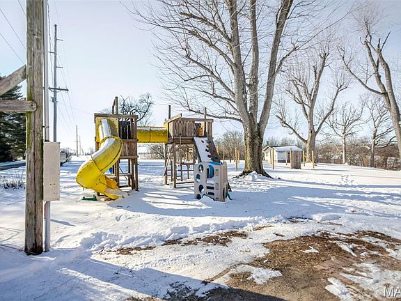 4th image of 1272 NE 700th Ave