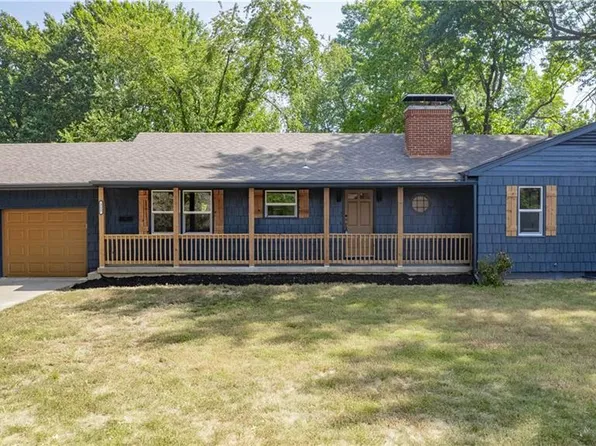 311 SW Lakeview Blvd, Lees Summit, MO 64063