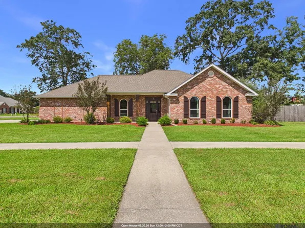 1002 Woodridge Dr, Breaux Bridge, LA 70517