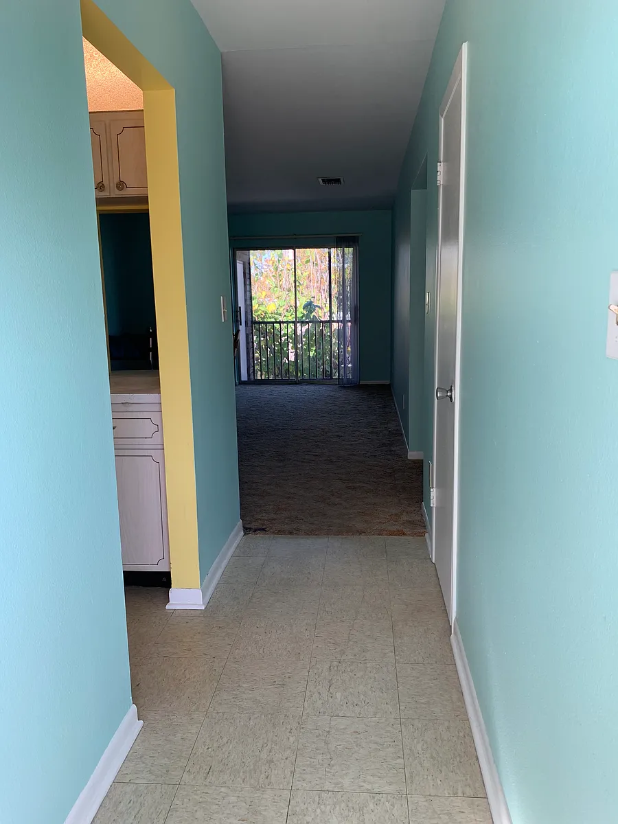 Entry-way - SW Halpatiokee St