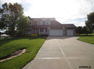 11887 Lewison Ln, Gretna, NE 68028