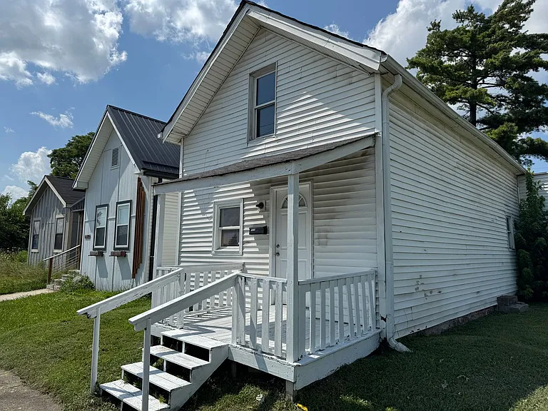 1010 Bates St — Photo 2