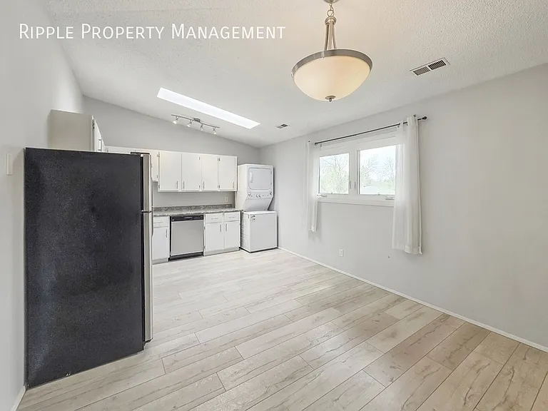 4534B Stanley Rd SW #UPPER — Photo 12