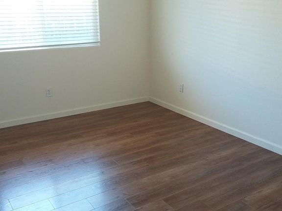 3rd image of 8294 Sannam Way