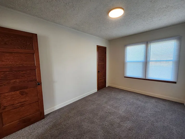 1500 Thayer Dr — Photo 17