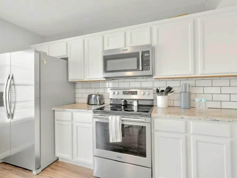 1011 Wolves Den Pl — Photo 16