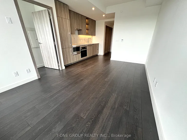 25 McMahon Dr #905 — Photo 3