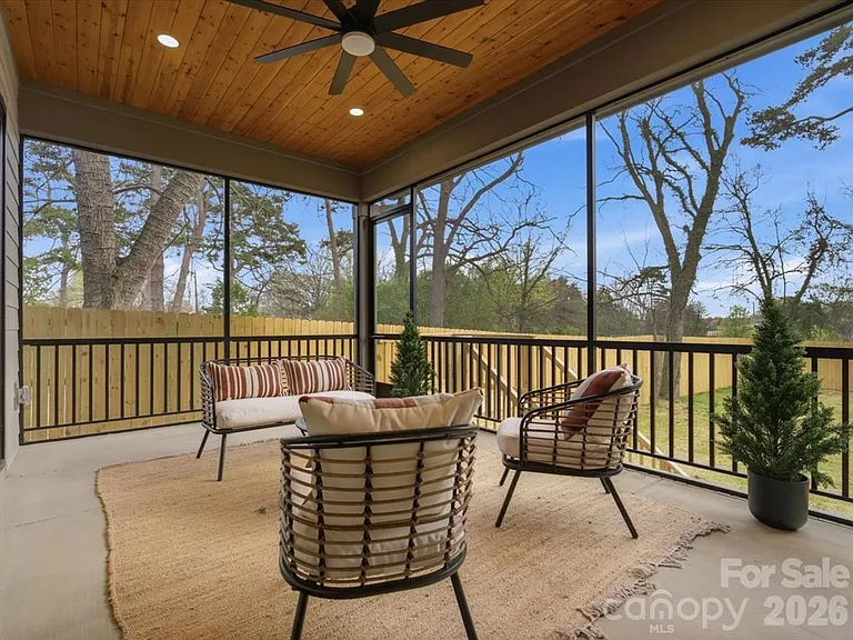 431 W Peterson Dr — Photo 19