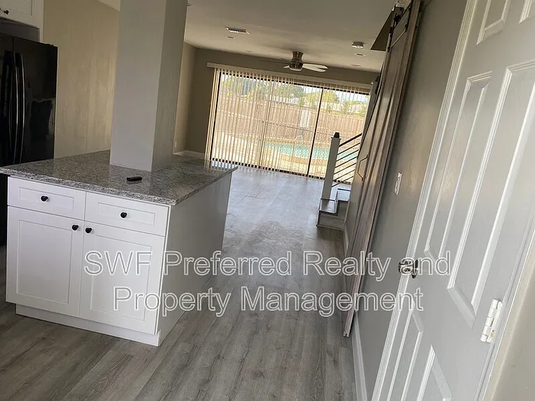 512 SE 43rd St #2 — Photo 9