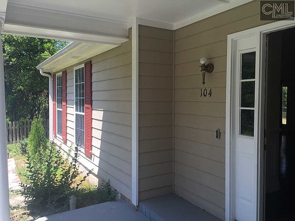 3rd image of 104 Millhouse Ct