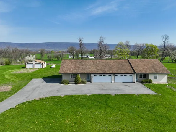 14 Rehrersburg Rd, Bethel, PA 19507