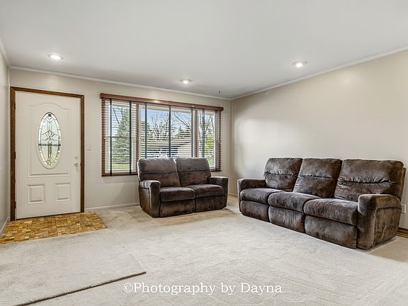 4th image of 913 Southgate Rd