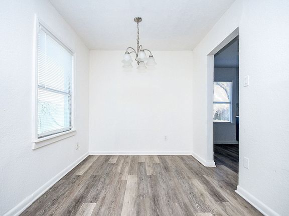 5th image of 1511 Bernard St