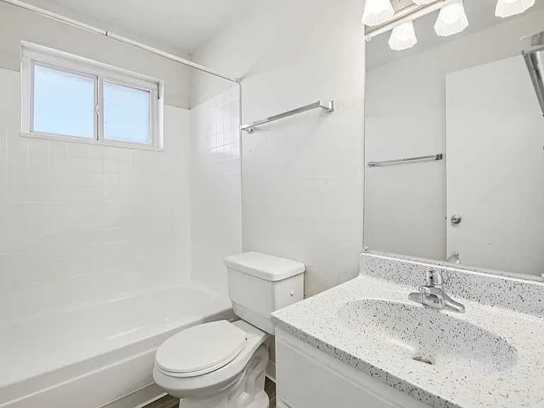 Meridian Garden Apartments — Photo 10