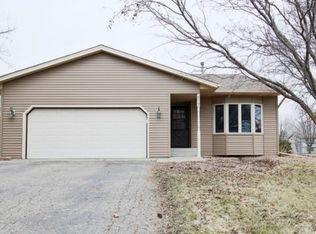 2327 Hamlet Ave N, Oakdale, MN 55128