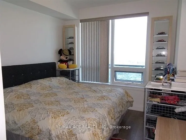 7165 Yonge St #1902 — Photo 17