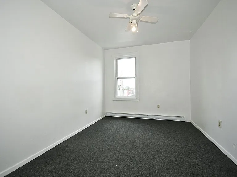 105 Ella St — Photo 23