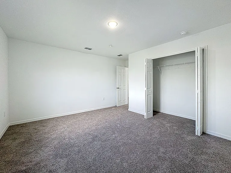1748 Barton Towne Cir — Photo 31