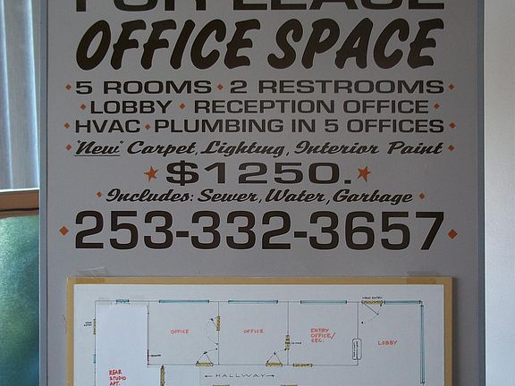 Building floor plan/footprint included on the bottom of this