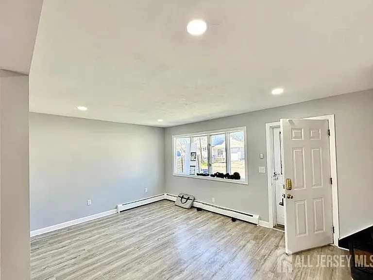 35 Fiat Ave — Photo 11