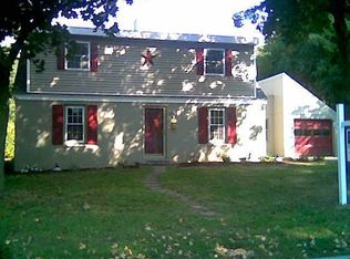 105 W Allen Ridge Rd, Springfield, MA 01118