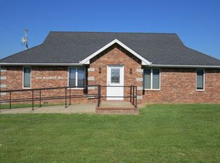 1867 State Highway 39, Aurora, MO 65605